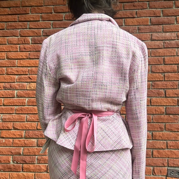 Pink tweed suit set - Picture 5 of 16
